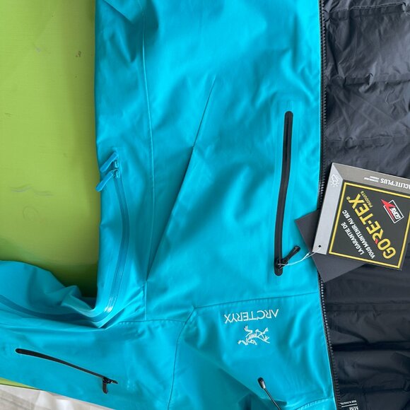 Arc'teryx BETA SV 3-in-1 Rain Jacket - Picture 6 of 7